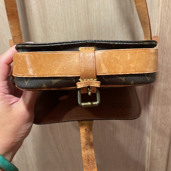 Louis Vuitton Vintage Small Crossbody - Picture 4 of 13
